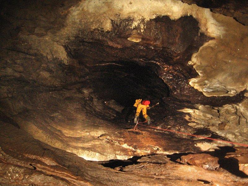 jarvist frost - canon a520 vivitar 283 -gazing up se pot zoom to deviation - flood gaping gill