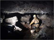 jarvist frost - canon g5 - king pot - kate entering the t-shape passage