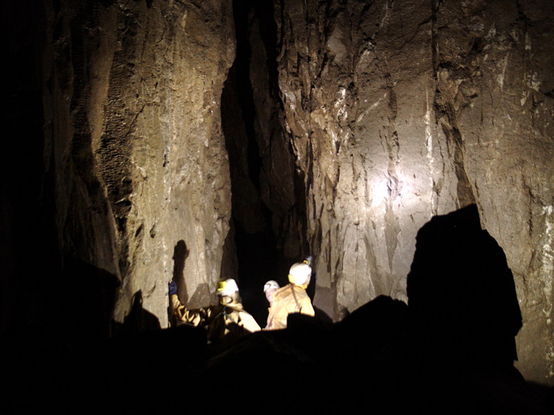 jarvist frost - canon g5 - king pot - king henry hall - group shot flash
