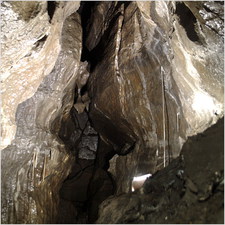 jarvist frost - canon g5 - king pot - queensway - metre long straw and cracked boulders climb-squarecrop