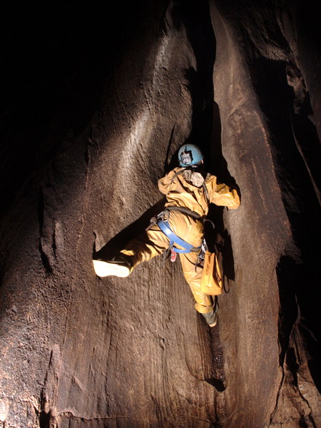 2010-04-17-17.24.26 - Jarvist Frost - Canon Powershot G5 - 3m free climb between ians plant and waterfall inlet - jana climb