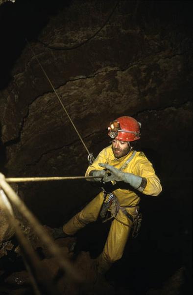 daveonelvis01 - Spirit of Elvis traverse, Migovec System (M. Evans)