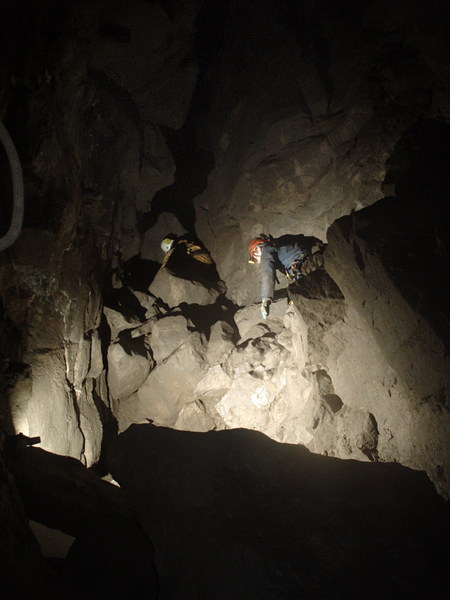 2010-03-06-15.53.28 - Jarvist Frost- Canon Powershot G5 - nagasaki chamber boulder pile - william and clare climb