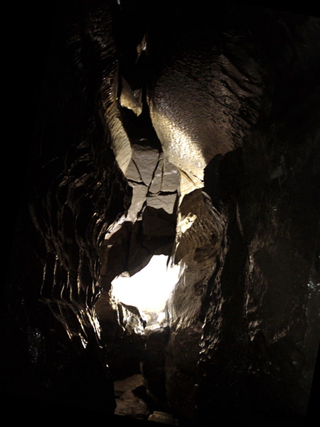 jarvist frost - canon g5 - king pot - queensway - look back to climb down over cracked boulders