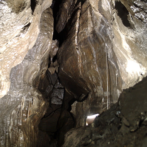 jarvist frost - canon g5 - king pot - queensway - metre long straw and cracked boulders climb-squarecrop