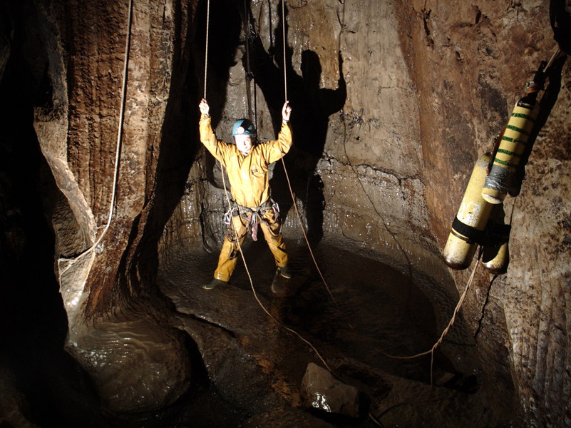 2010-04-17-15.25.24 - Jarvist Frost - Canon Powershot G5 - last pitch - jana on the gym ropes