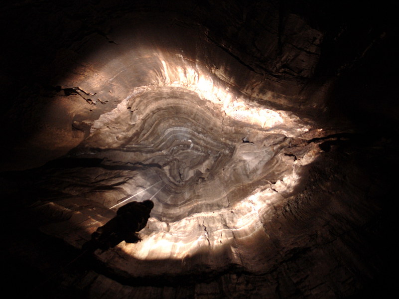 2010-04-17-16.49.00 - Jarvist Frost - Canon Powershot G5 - puits ian plant - higher pitch - jana climb