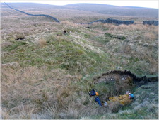 2010-04-17-18.23.36 - Jarvist Frost - Canon Powershot G5 - location of floyds entrance relative to drystone wall on brown hill